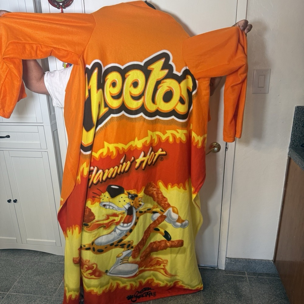 SNUGGIE Flamin' Hot Cheetos WEARABLE Soft FLEECE BLANKET With Sleeves ADULTS